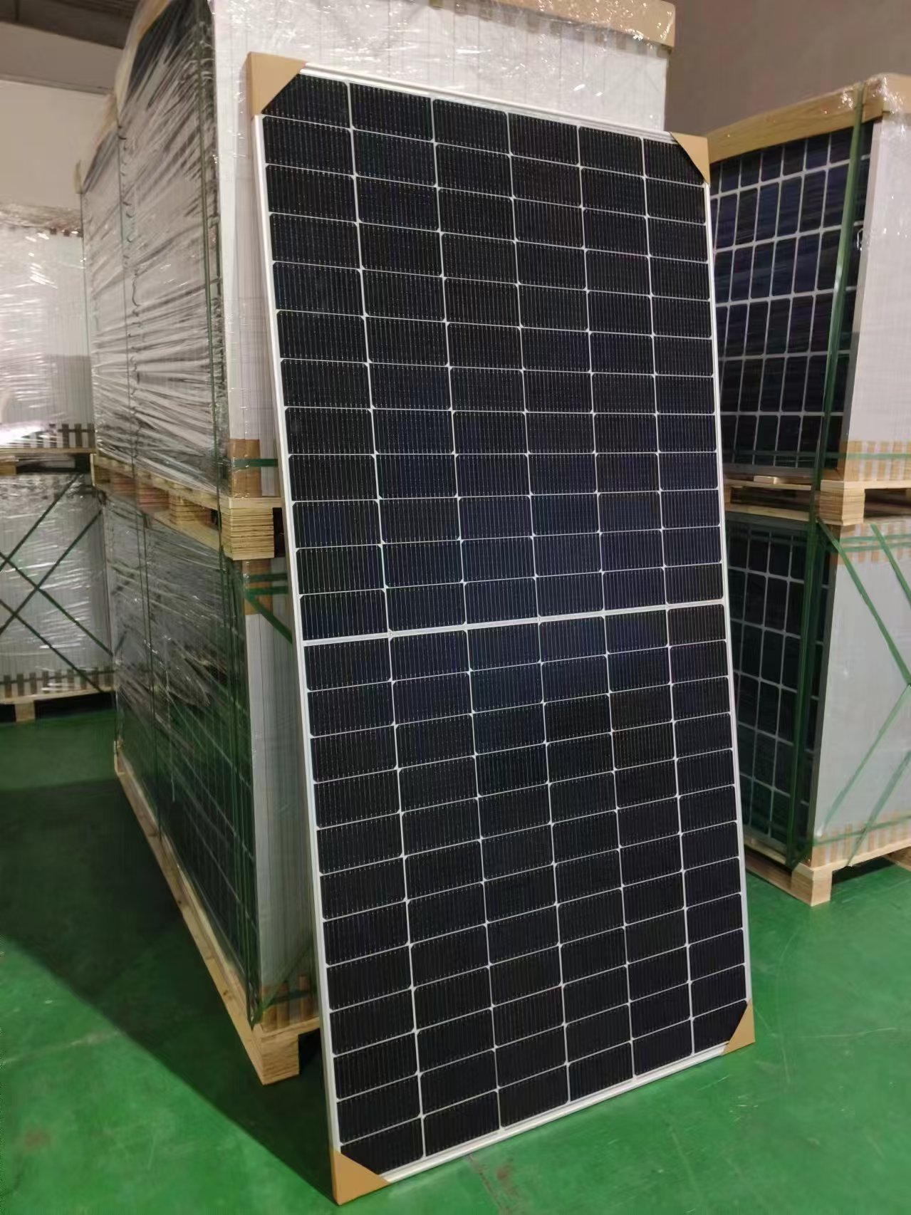 Panel Solar Jinko 615 W N-Type Bifacial Doble Vidrio